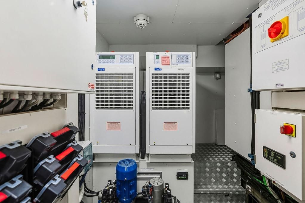 2018 Custom Line 120 