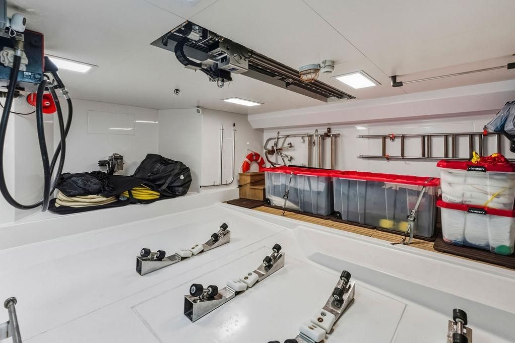 2018 Custom Line 120 