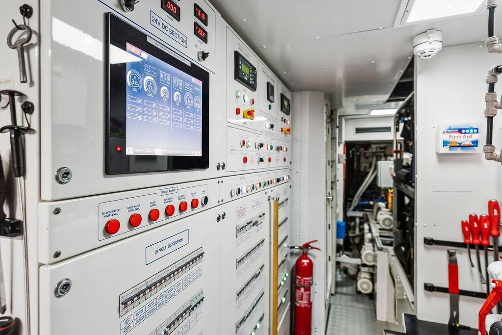 2018 Custom Line 120 