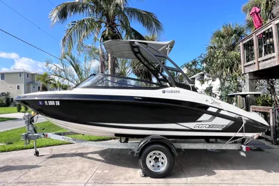 Yamaha Boats AR190