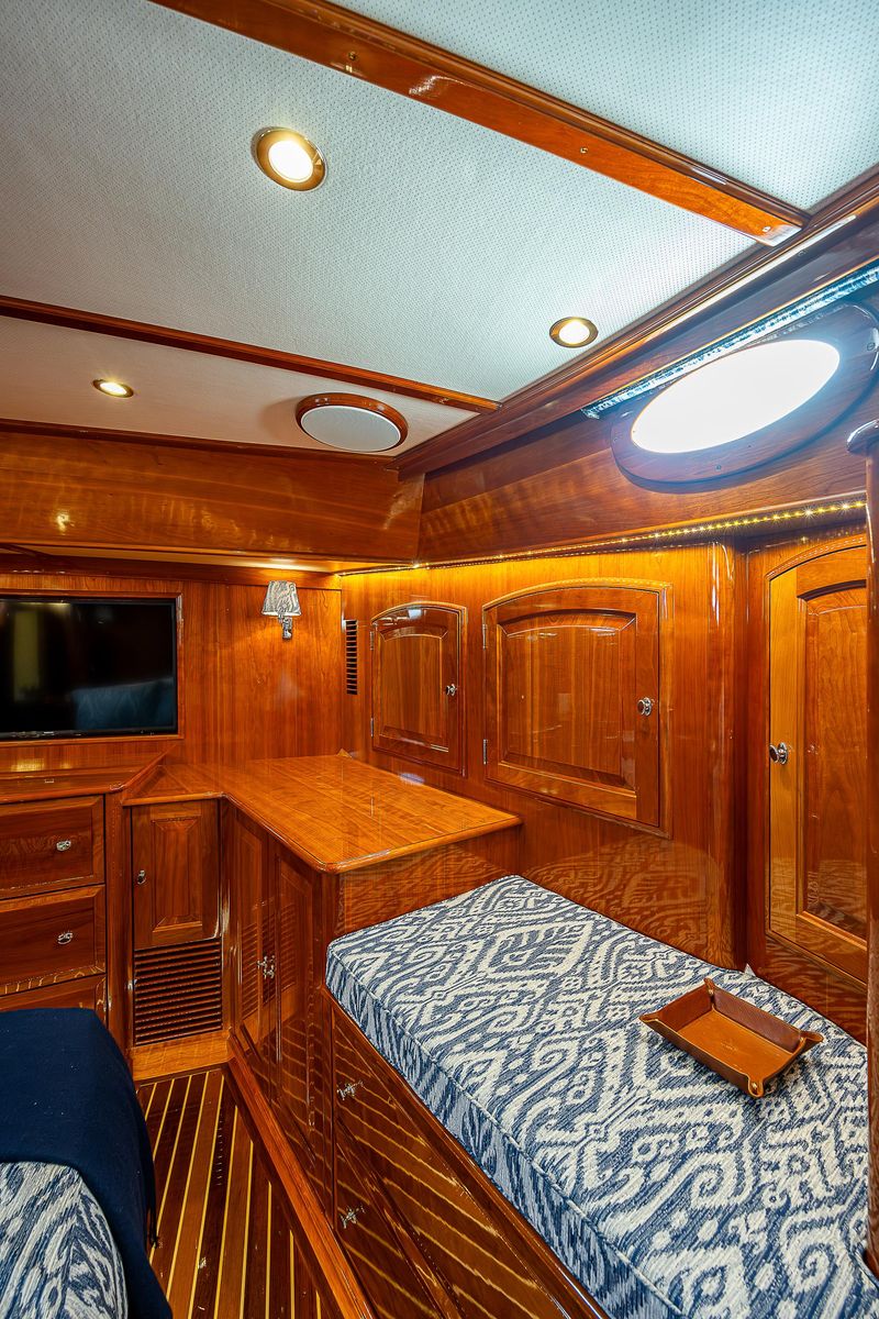 2018 Hinckley 55 