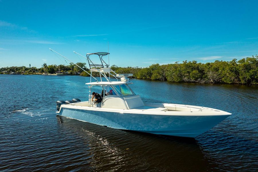 2019 Contender 39 Fisharound