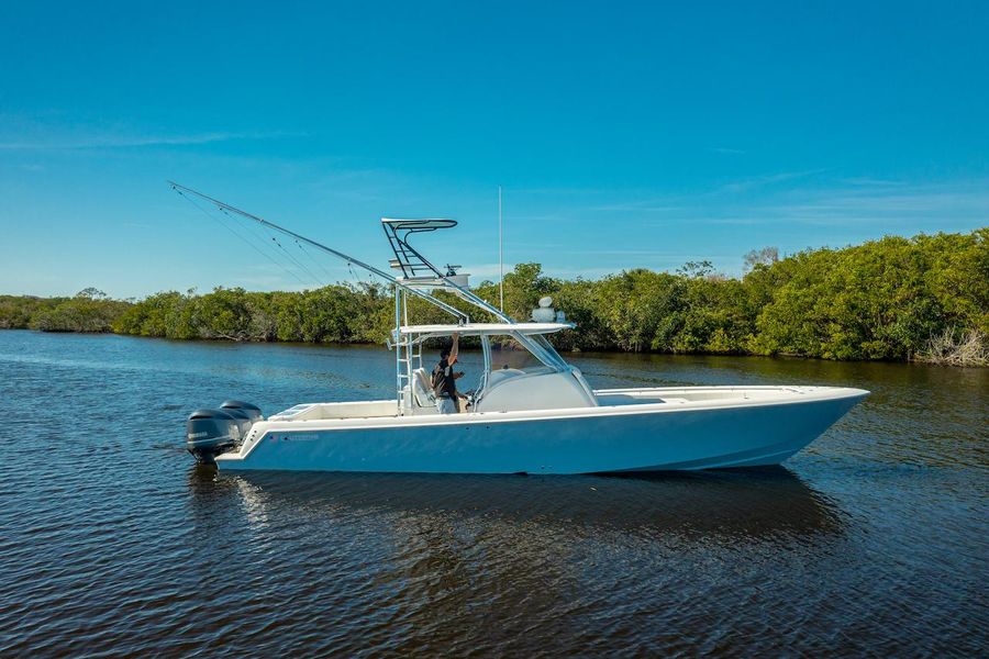 2019 Contender 39 Fisharound