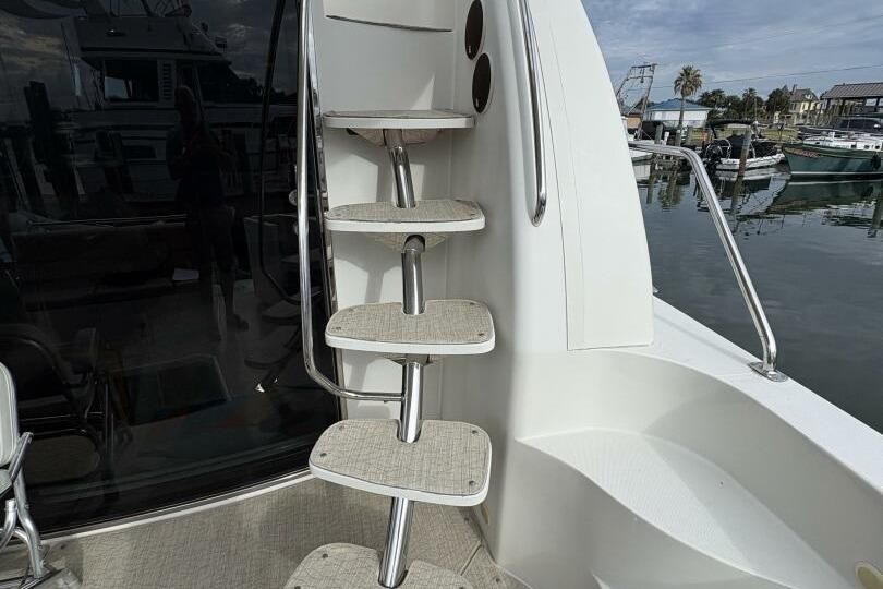 2004 Carver 56 