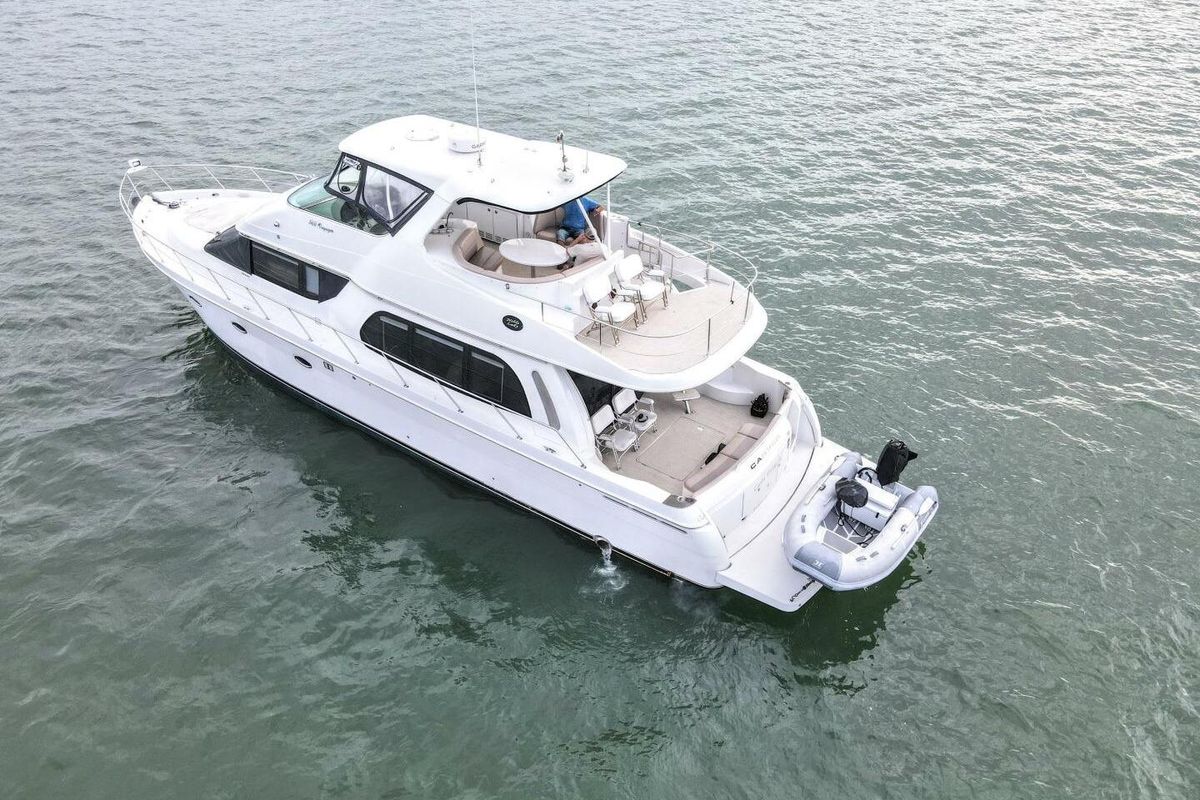 2004 Carver 56 