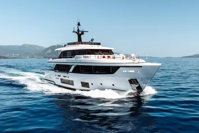 2024 Custom Line Navetta 30