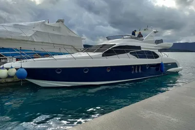 Azimut 62