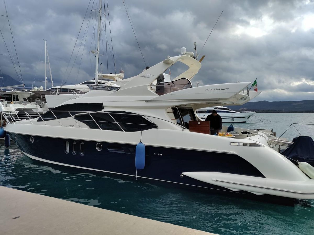 2007 Azimut 62 