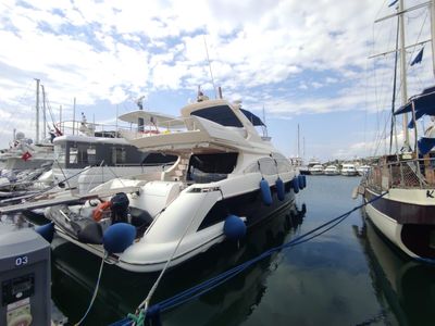 Yacht