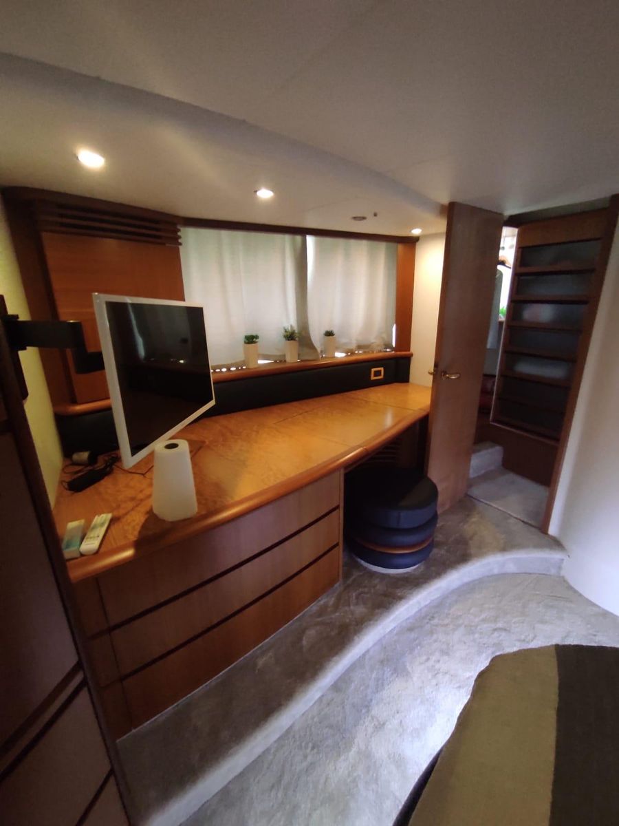 2007 Azimut 62 