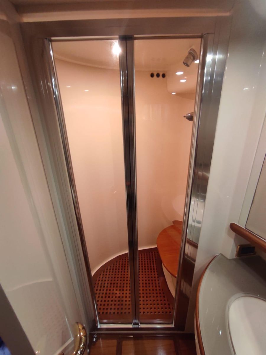 2007 Azimut 62 