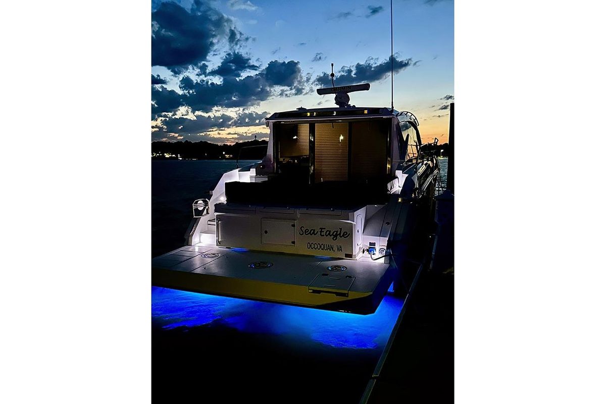 2020 Cruisers Yachts 43 