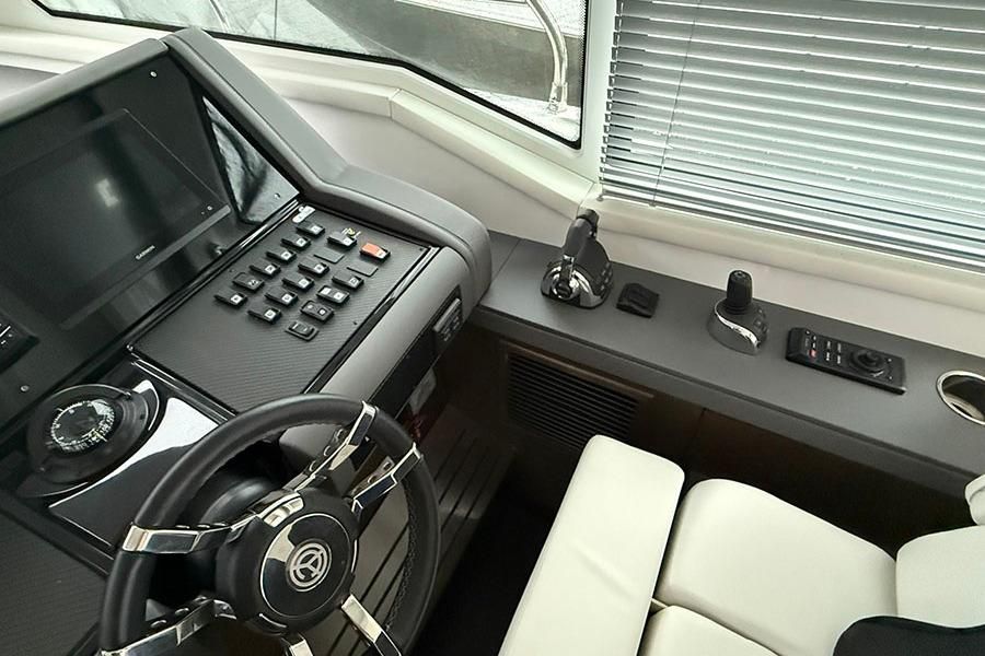 2020 Cruisers Yachts 43 