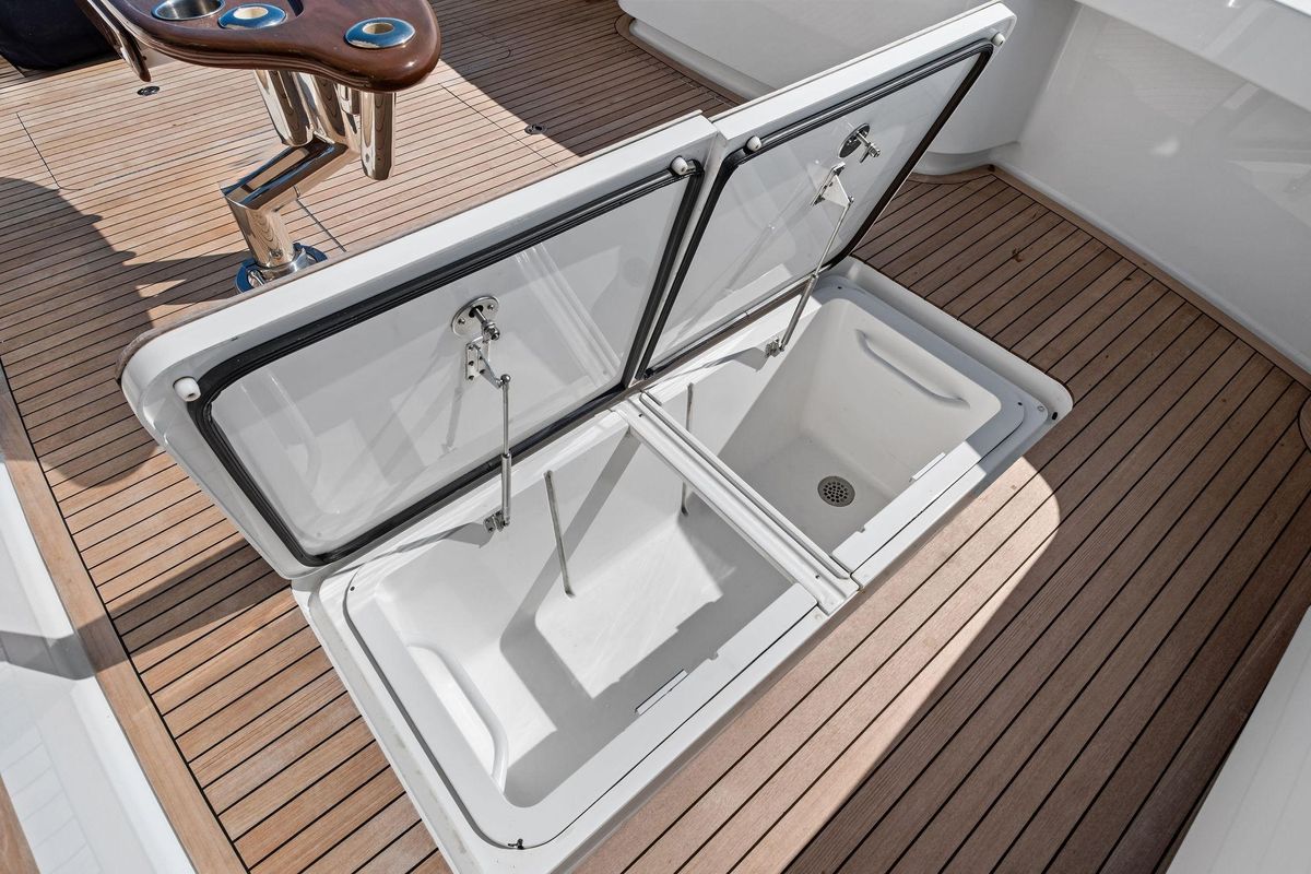 2017 Viking 62 