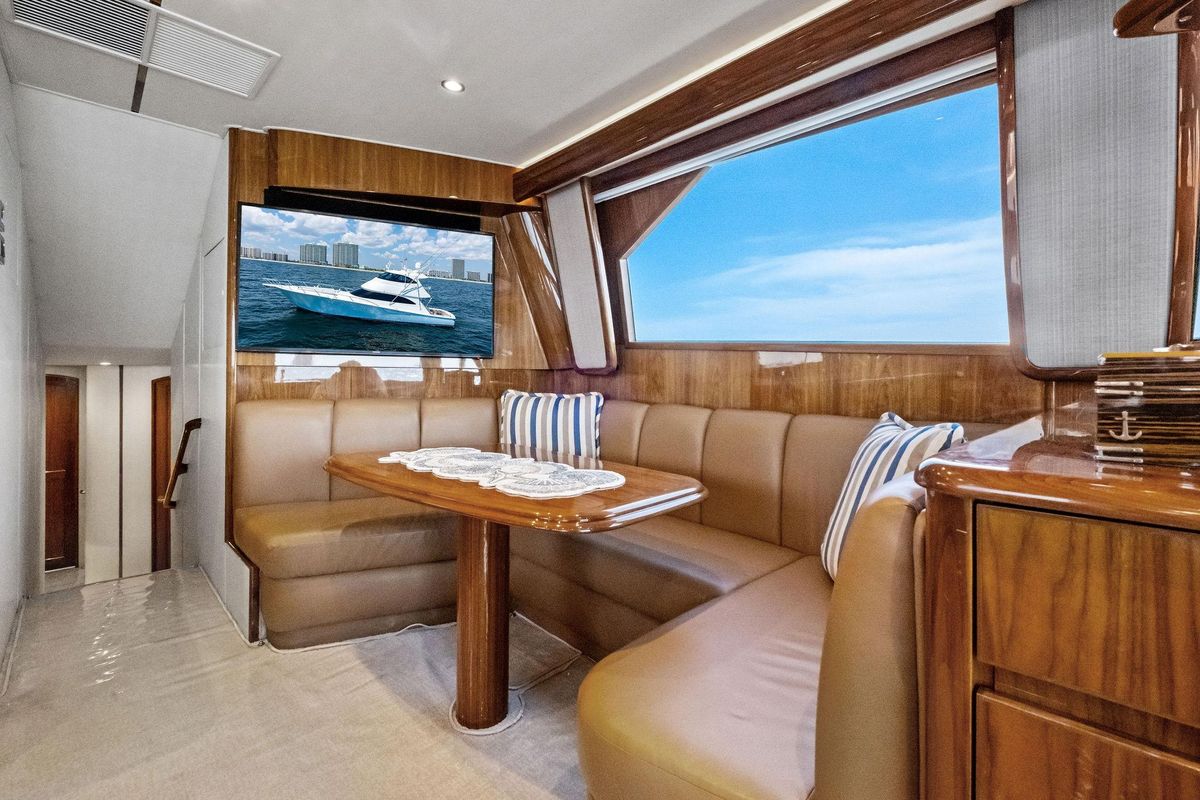 2017 Viking 62 