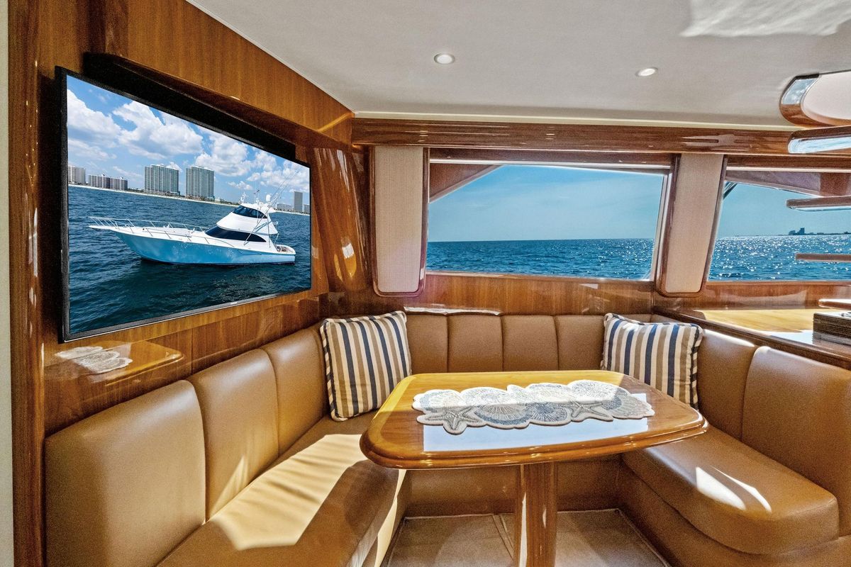 2017 Viking 62 