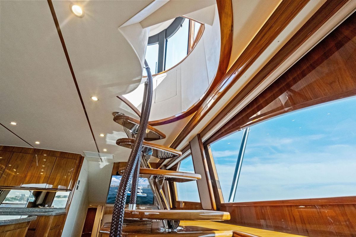 2017 Viking 62 