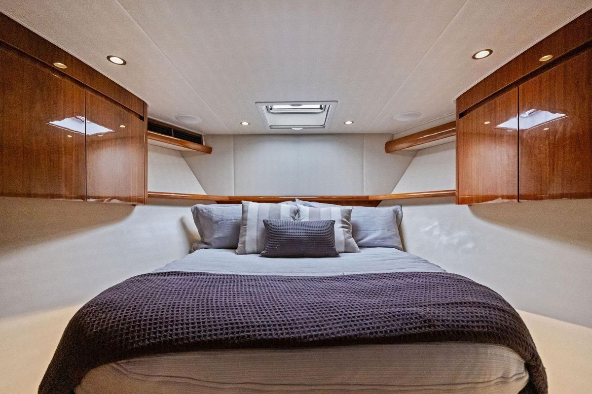2017 Viking 62 