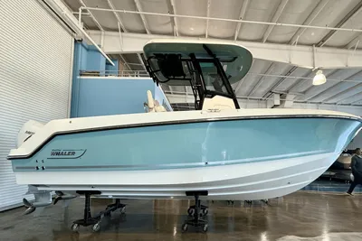 Boston Whaler 250 Outrage