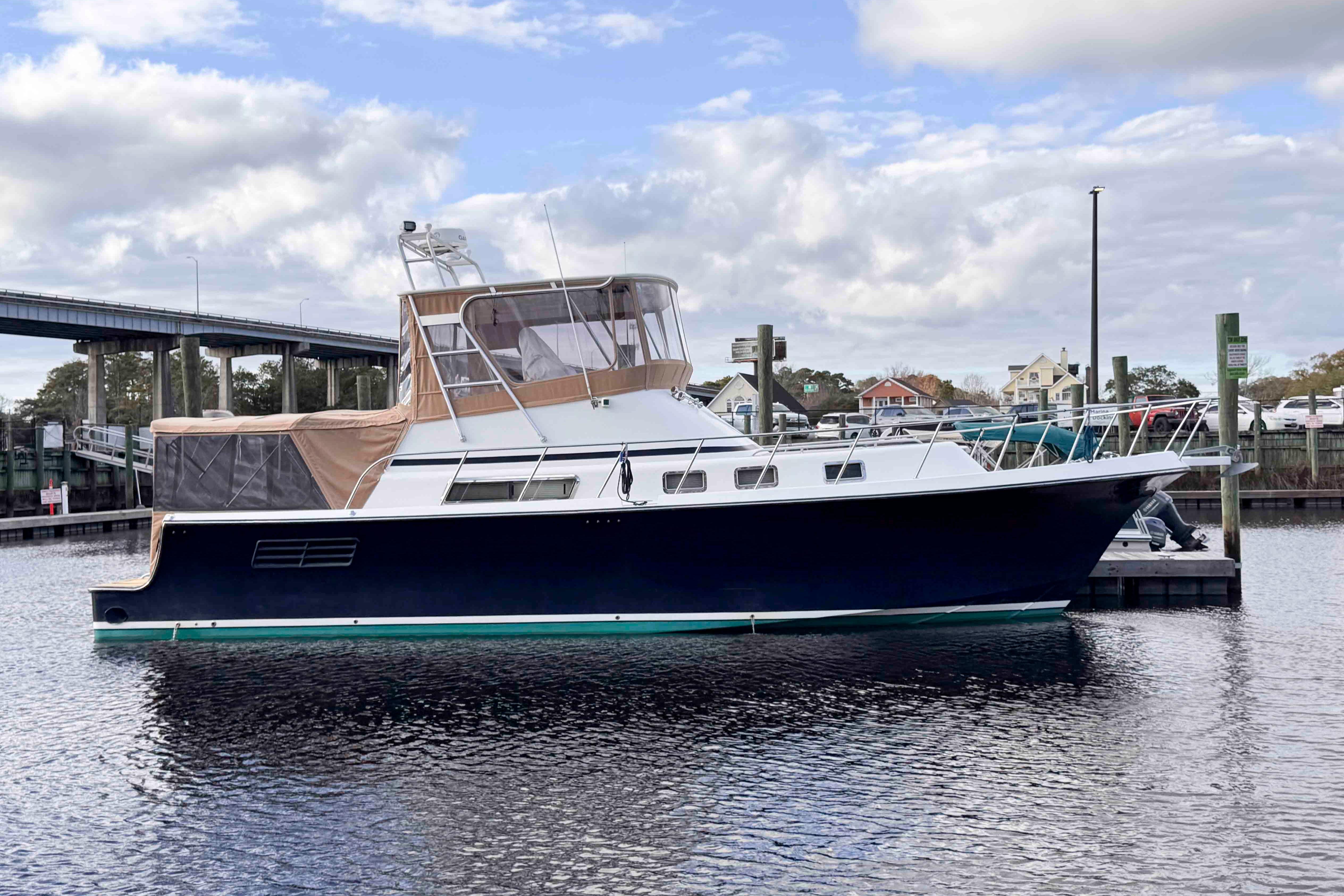 Albin 45 Command Bridge