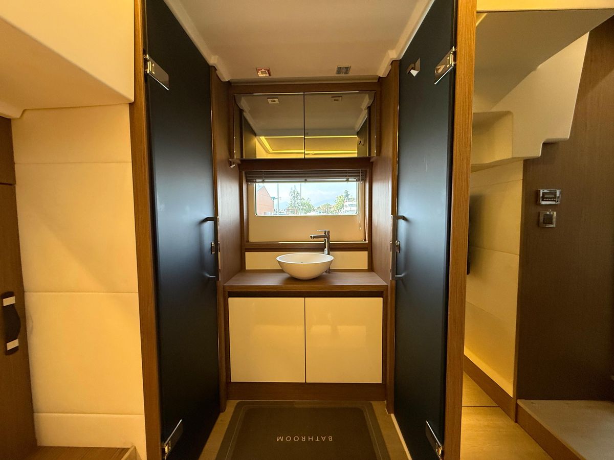 2018 Jeanneau 46 