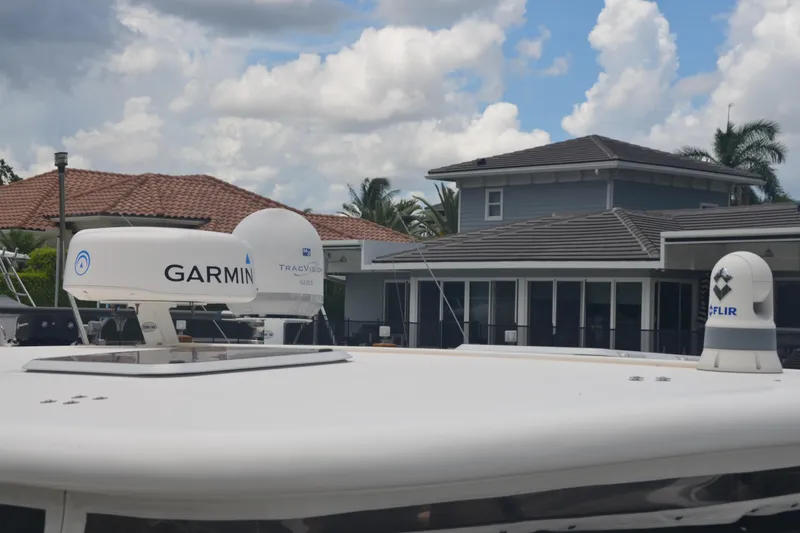 Sea Time Yacht Photos Pics Tiara Yachts 4100 Open 2001 with Garmin and FLIR equipment on hardtop