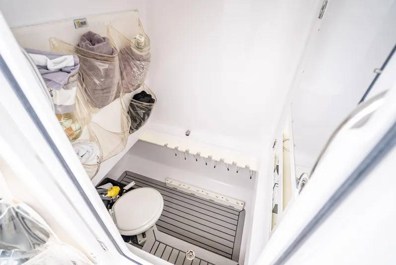 Katalyst Yacht Photos Pics 