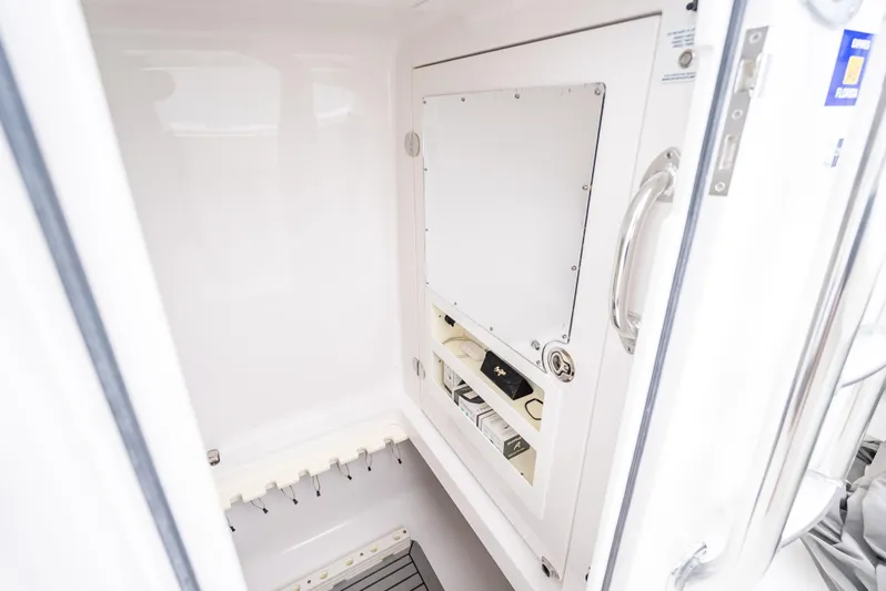 Katalyst Yacht Photos Pics 