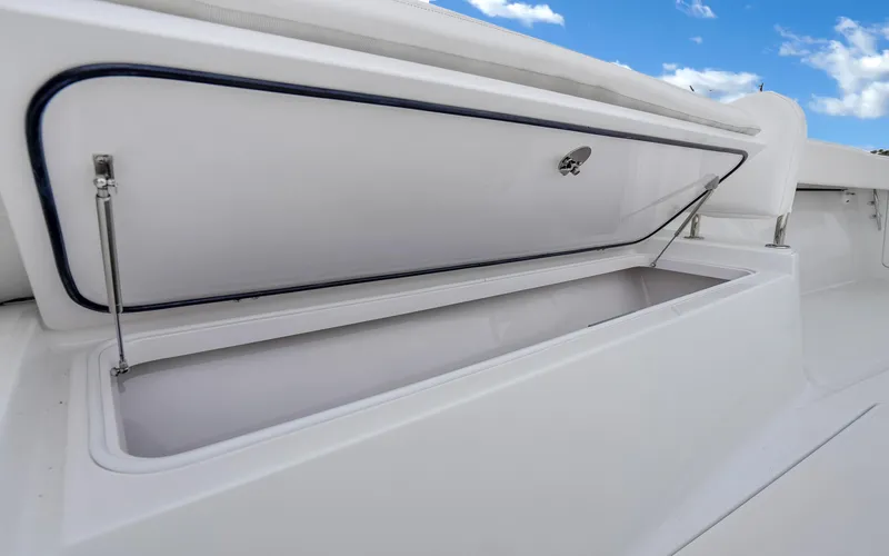 Katalyst Yacht Photos Pics 