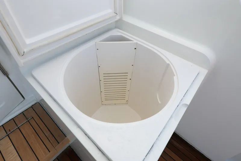 Reel Class Yacht Photos Pics 