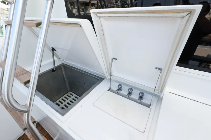 Reel Class Yacht Photos Pics 