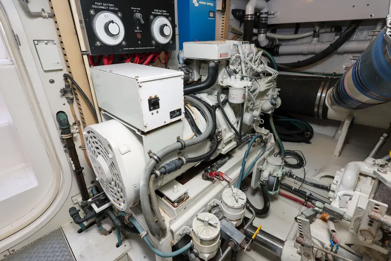 Reel Class Yacht Photos Pics 