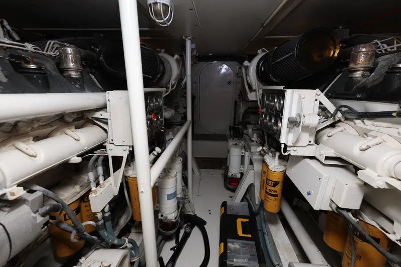 Reel Class Yacht Photos Pics 