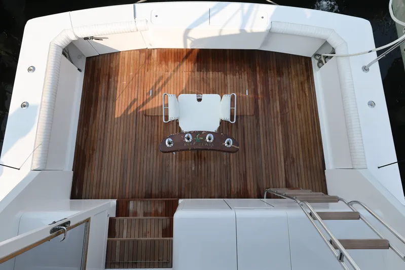 Reel Class Yacht Photos Pics 