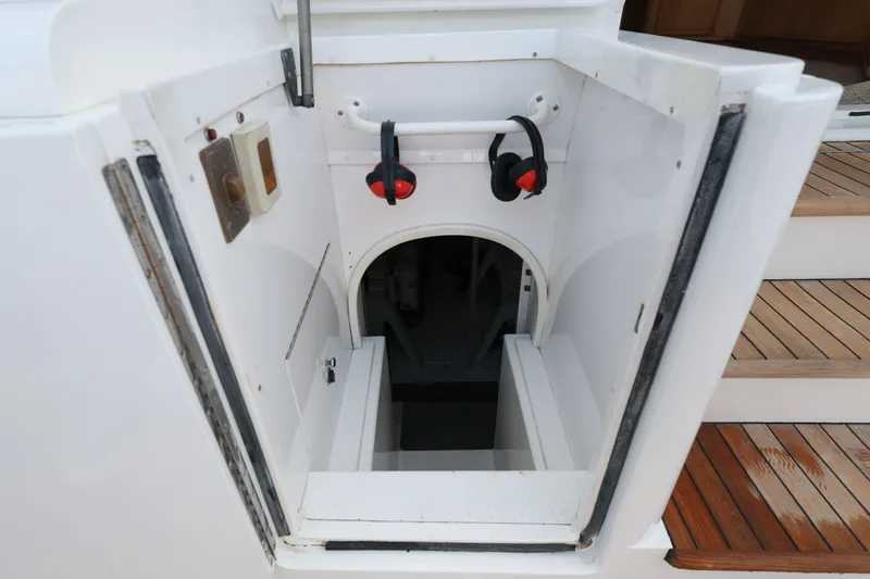 Reel Class Yacht Photos Pics 