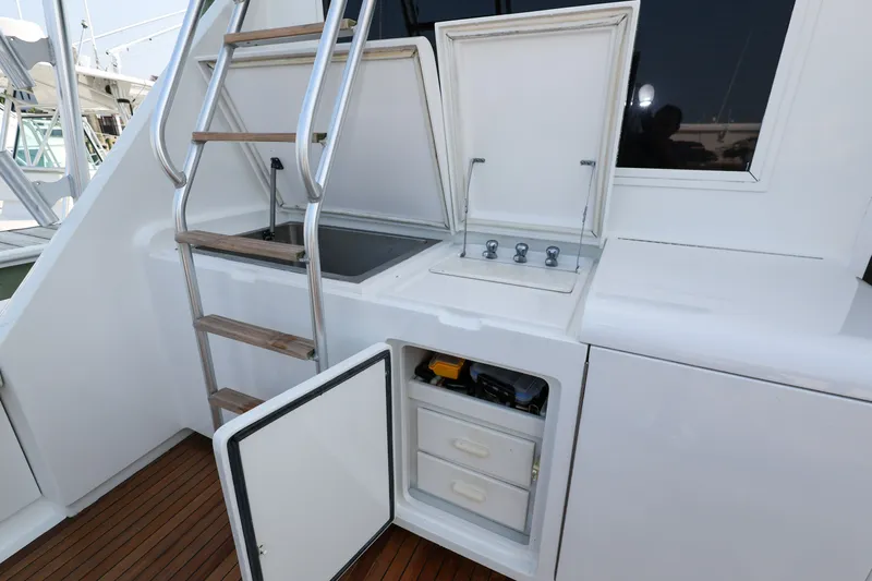 Reel Class Yacht Photos Pics 