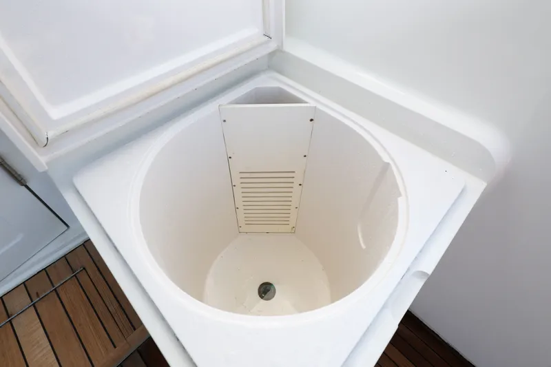 Reel Class Yacht Photos Pics 