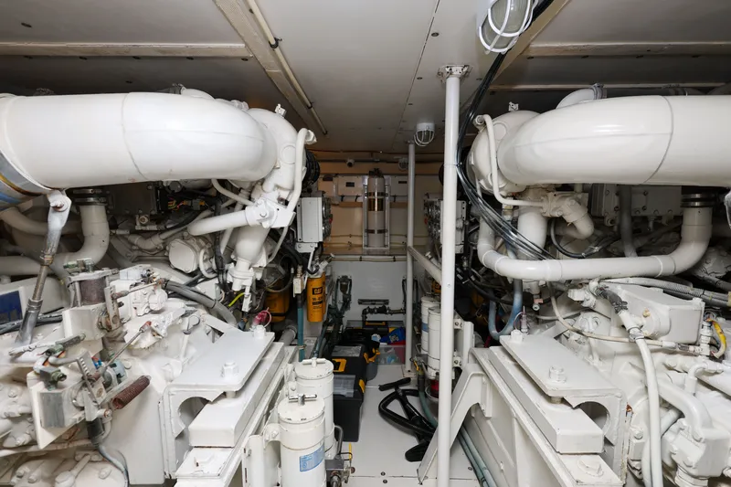 Reel Class Yacht Photos Pics 