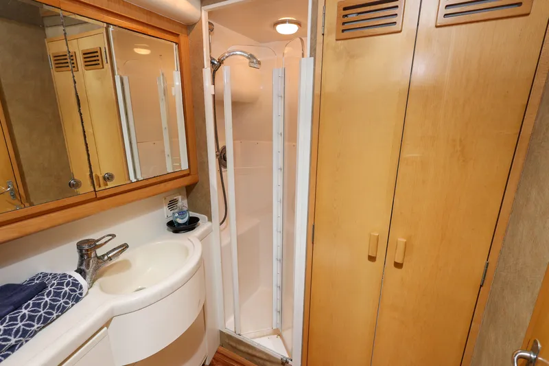 Reel Class Yacht Photos Pics 