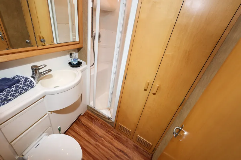 Reel Class Yacht Photos Pics 