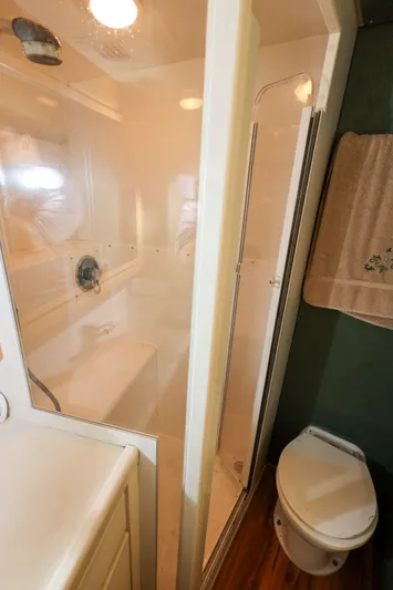 Reel Class Yacht Photos Pics 