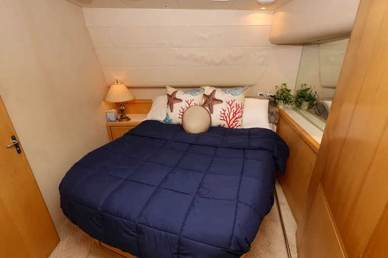 Reel Class Yacht Photos Pics 