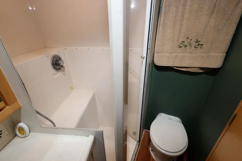 Reel Class Yacht Photos Pics 