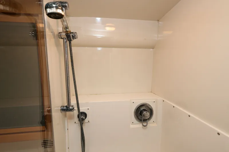 Reel Class Yacht Photos Pics 