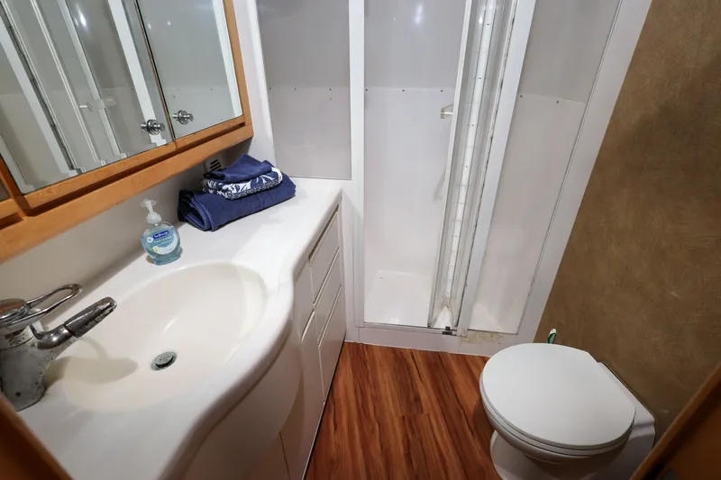 Reel Class Yacht Photos Pics 