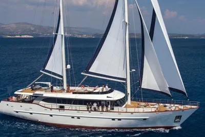 Custom Sail 38 m