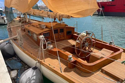 Custom Andersen Vary Wooden classic boat