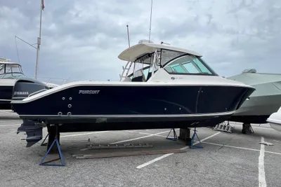 Pursuit 325 DC