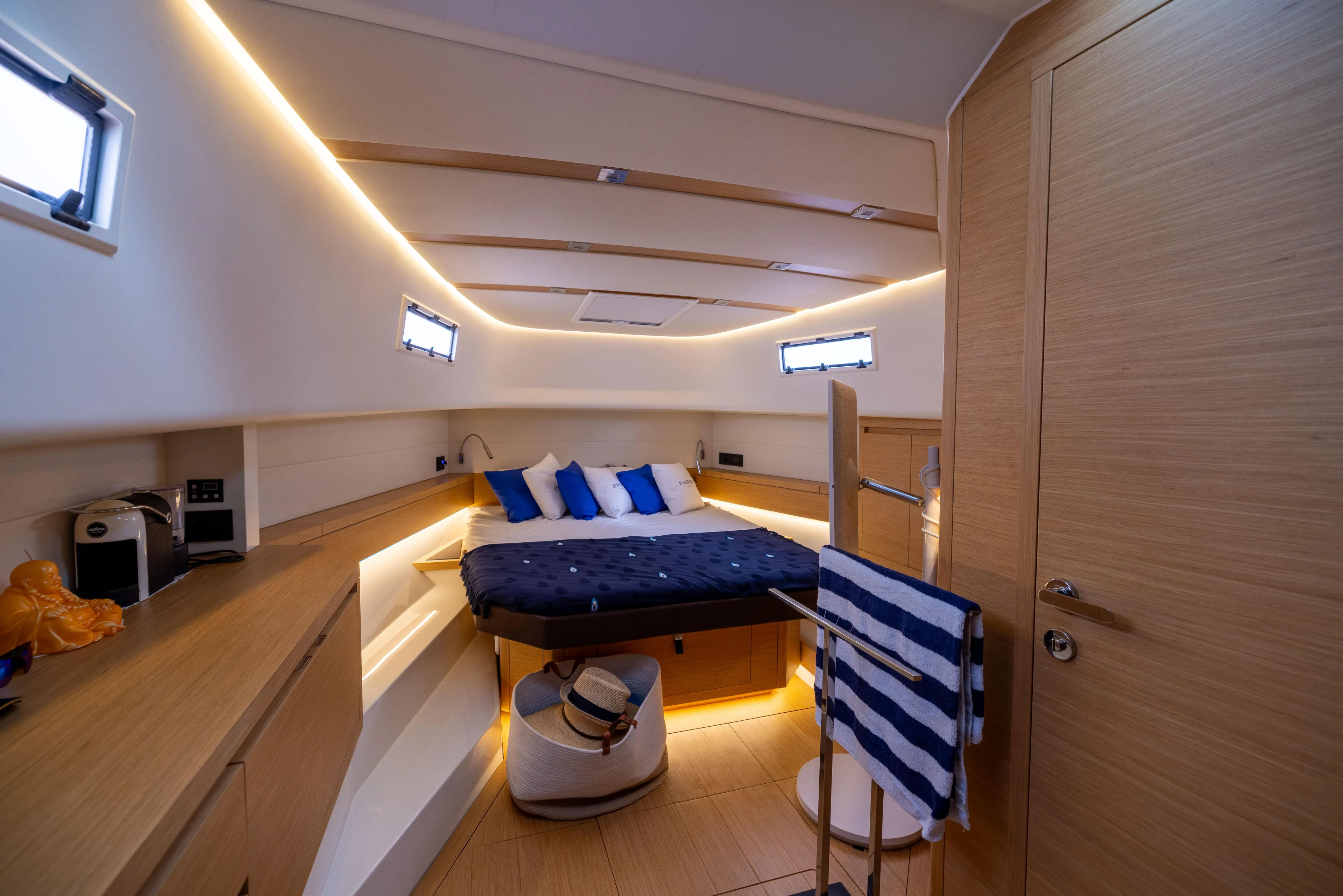 Sea Buddha II Yacht Photos Pics 