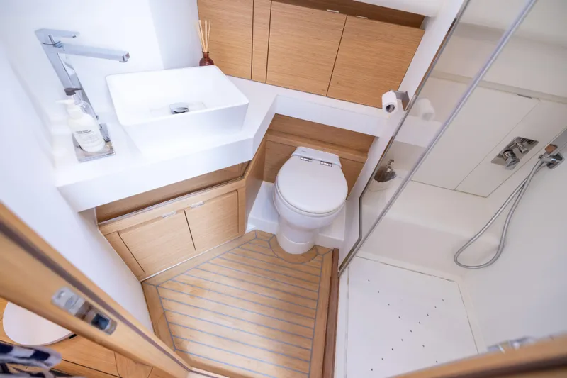 Sea Buddha II Yacht Photos Pics 